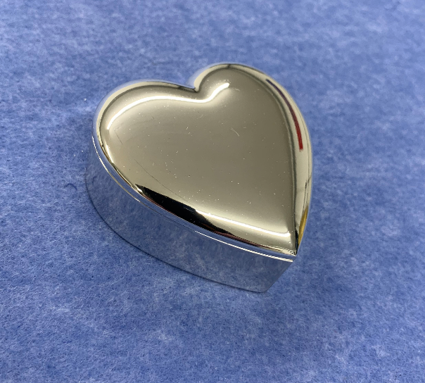 Silver 2025 heart box